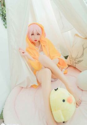 高铁车厢里全是碎掉的大学生